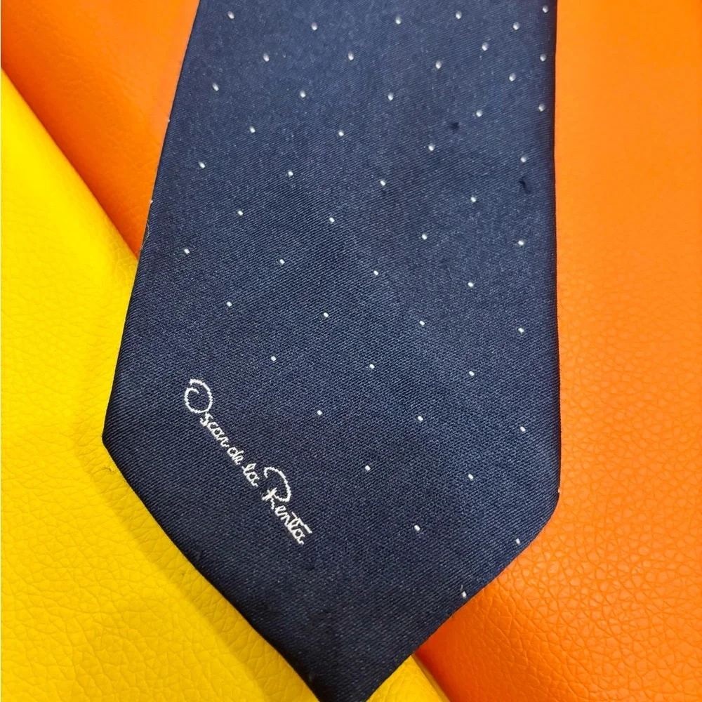 Oscar de la Renta Blue Fine Polka‎ Dot Tie
